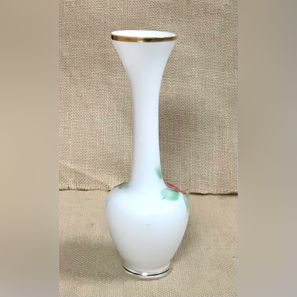 Vintage White Floral Glass Vase Hand Painted Grandma Cottage Core Romance - Picture 3 of 7